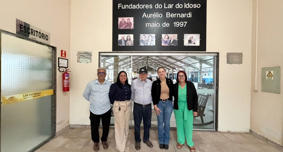 Cláudia de Jesus garante R$ 100 mil em equipamentos para fortalecer atendimento no Lar do Idoso