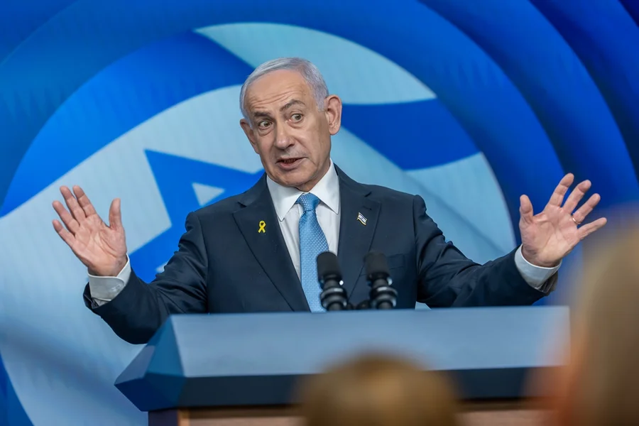 Benjamin  Netanyahu ignora cessar-fogo e ordena aumento de ataques no Líbano
