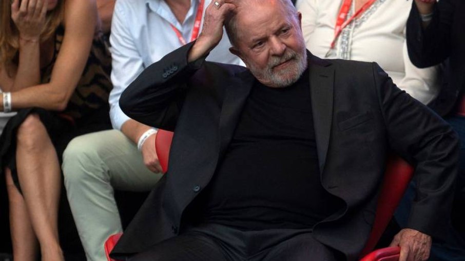 Lula passa por segunda sessão de radioterapia no Hospital Sírio-Libanês em Brasília
