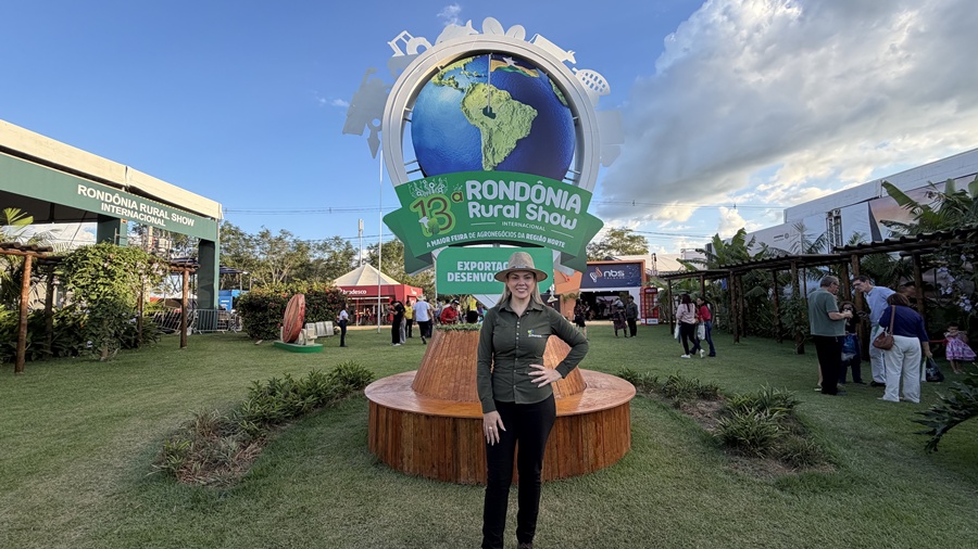 Cláudia de Jesus participa da abertura da 13ª Rondônia Rural Show Internacional