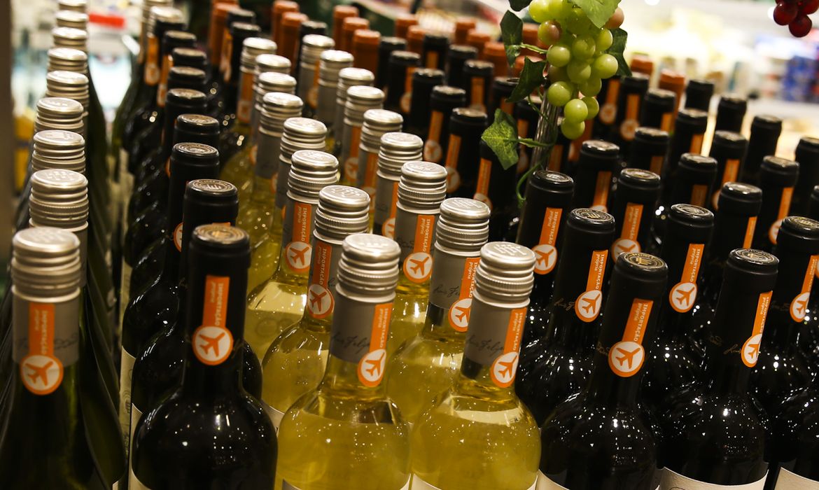 Prévia da inflação varia 0,62%, influenciada por alimentação e bebidas
