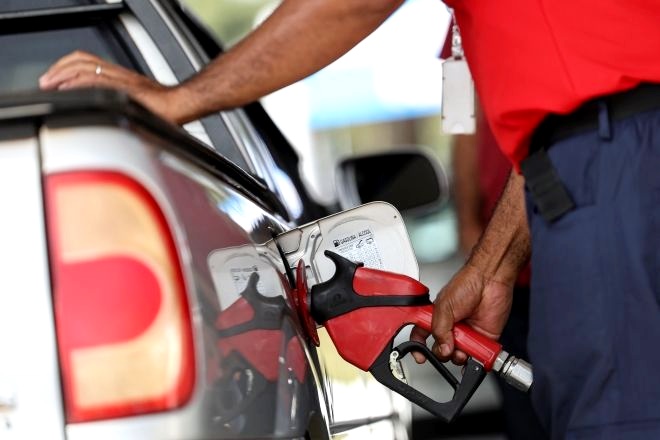 Petrobras aumenta preço da gasolina pela 1ª vez em quase dois anos