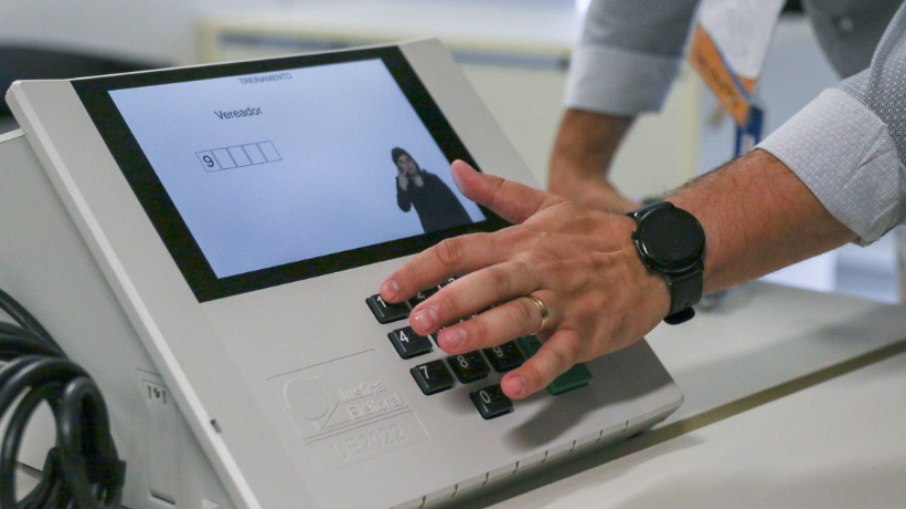TSE anuncia distribuição do fundo eleitoral entre 30 partidos
