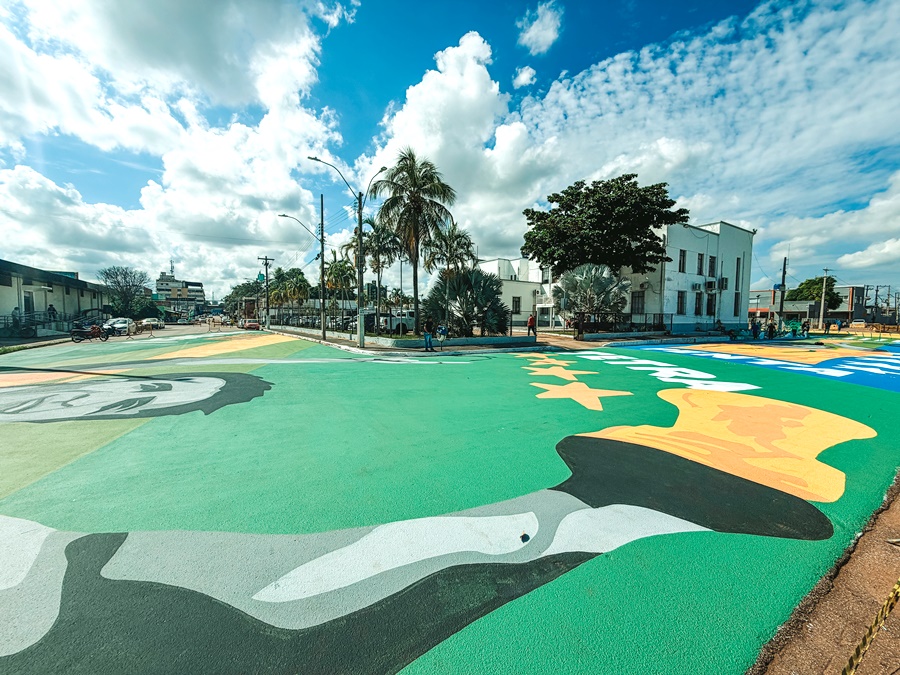 Pintura temática mobiliza operação de trânsito na região central de Porto Velho 
