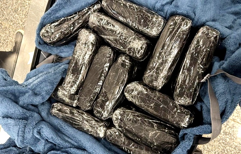 Dois suspeitos são flagrados com 10 kg de cocaína no Aeroporto de Porto Velho