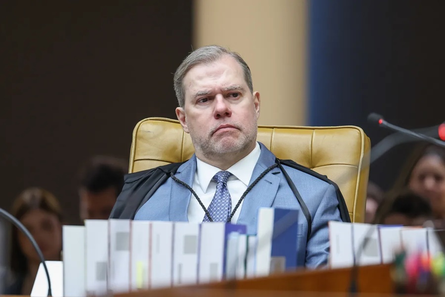 STF dá 60 dias para big techs se adequarem; julgamento é suspenso