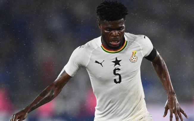 Acusado de estupro, jogador de Gana Thomas Partey fica fora da estreia na Copa 