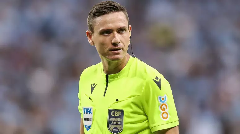 Bélgica e Egito será comandado por árbitro brasileiro que foi suspenso após polêmico clássico 