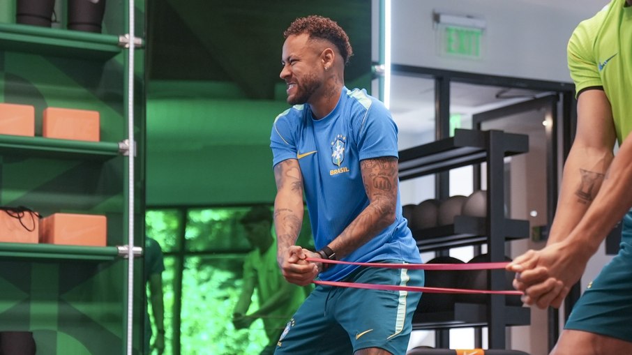Neymar faz novos exames e não deve enfrentar o Haiti na próxima sexta-feira, 19
