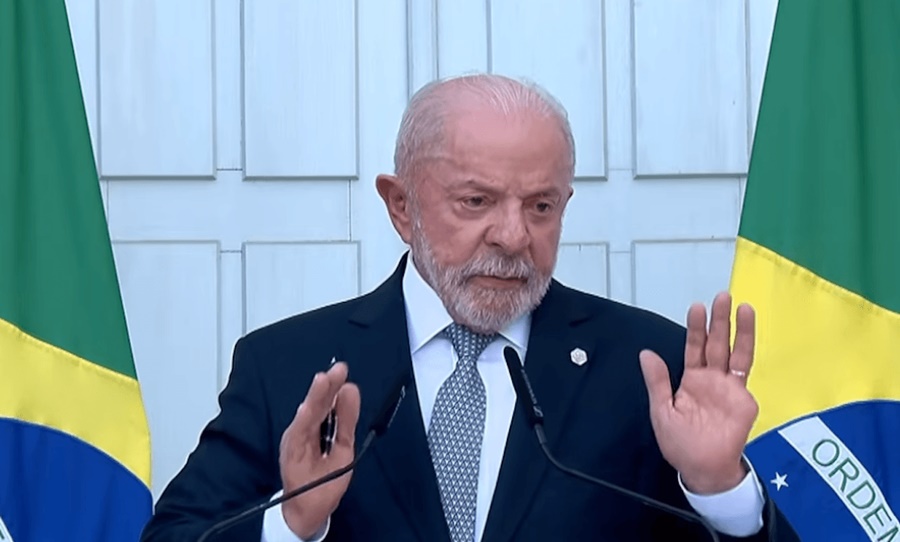 'Não se meta nas eleições do Brasil', diz Lula após declarações de Trump