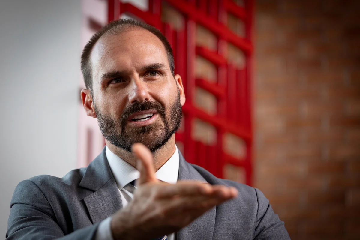 Após condenação, Eduardo Bolsonaro diz que Moraes "não tem coragem" de enfrentar Trump
