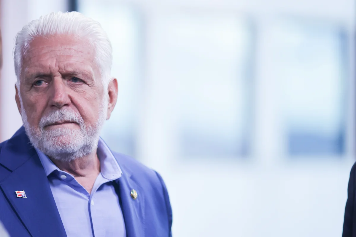 "Altura do vão é 2,45m": mensagem cifrada colocou Wagner na mira da Polícia Federal