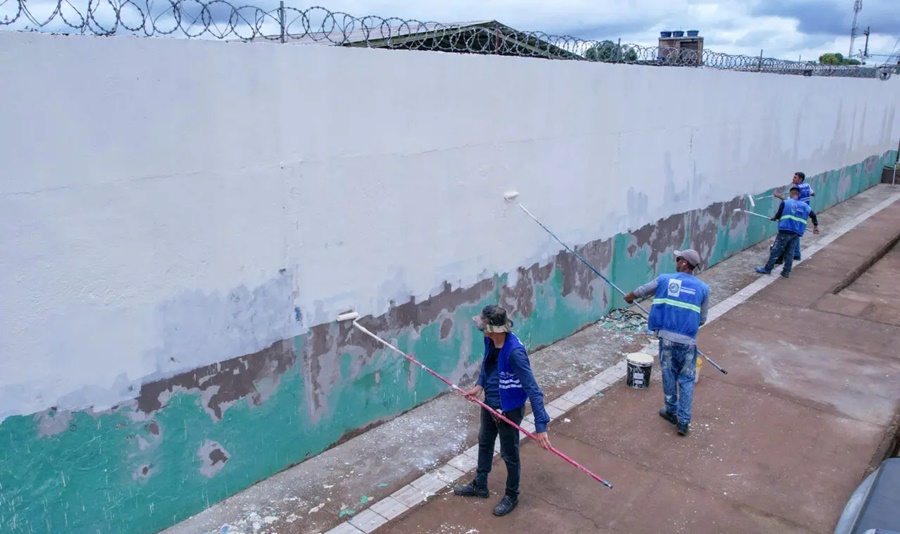 Serviços de manutenção e revitalização são realizados em escolas estaduais de Porto Velho