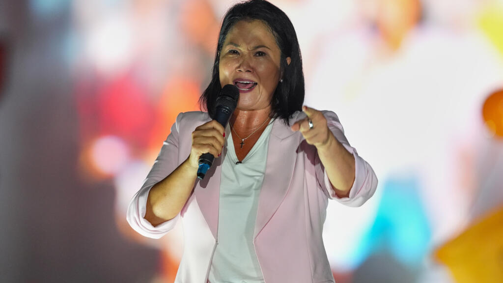 Direita vence disputa presidencial histórica no Peru após apuração superar 99% das urnas 