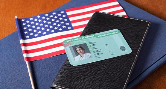 Novas regras para Green Card e cidadania nos EUA exigem cuidado redobrado de brasileiros
