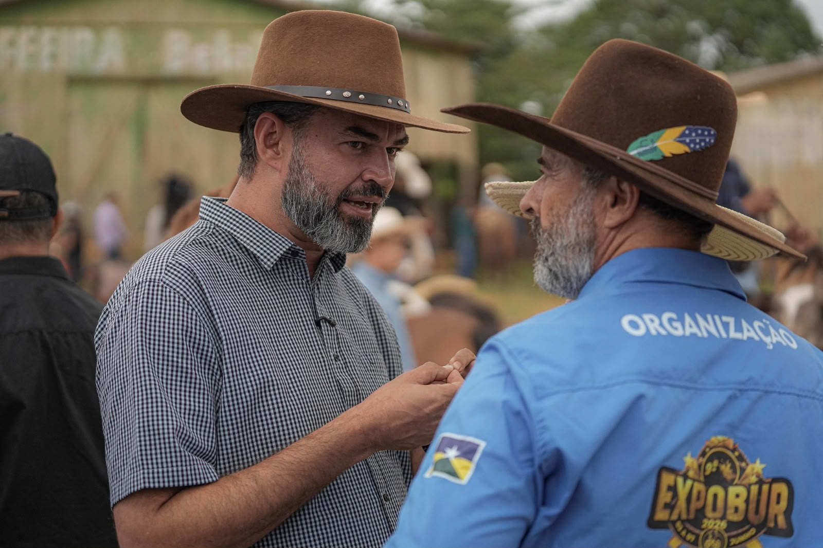 “O pequeno produtor não precisa de propaganda, precisa de ajuda de verdade”, diz Bruno Bolsonaro Scheid