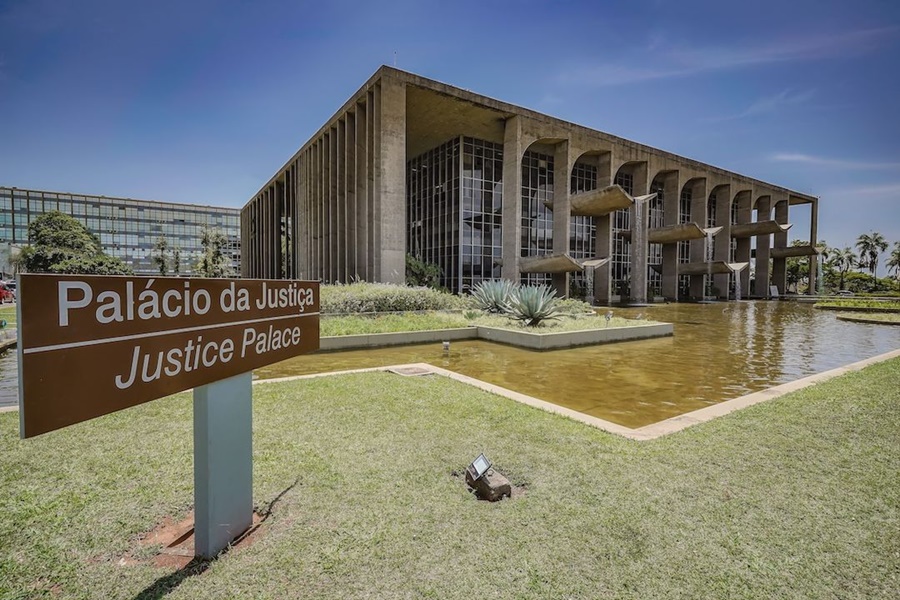 Ministério da Justiça investiga propaganda de bets na CazéTV