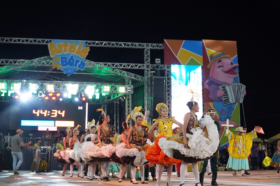 Programação do 'Arraiá do Béra' desta sexta-feira (26) promete animar o público