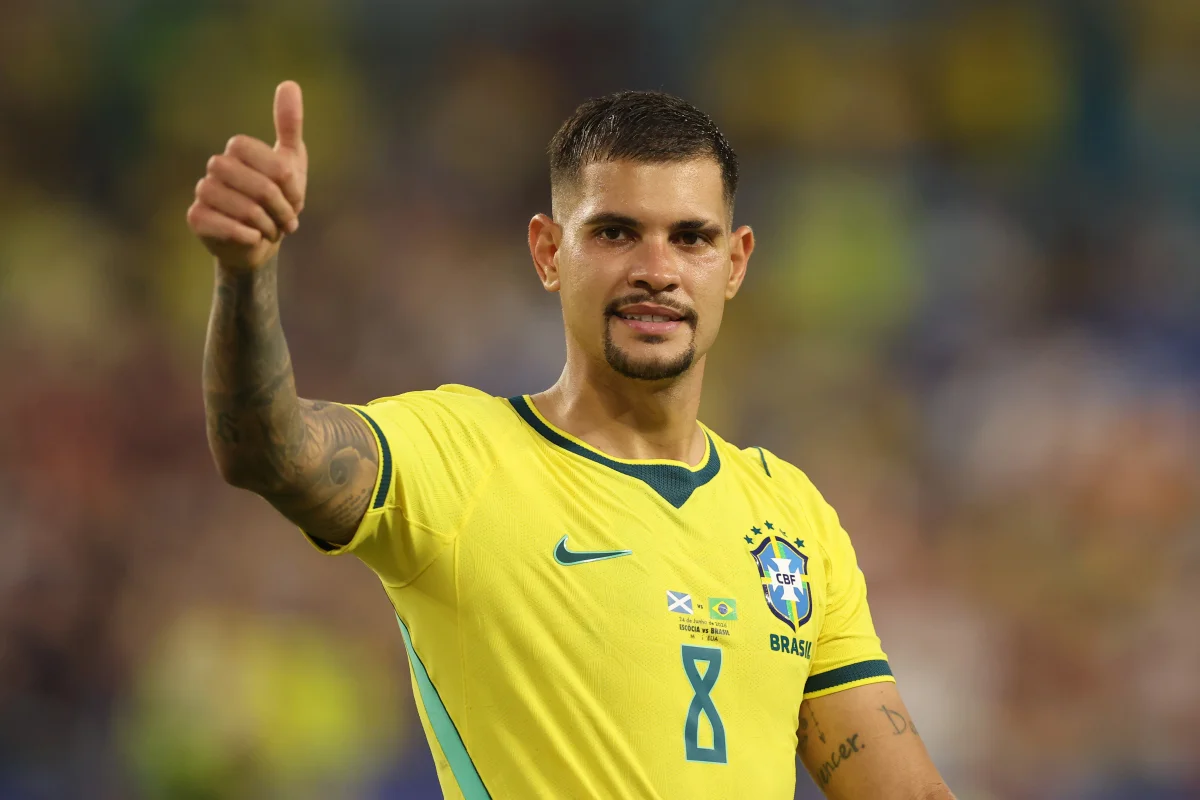 Destaque do Brasil na Copa, Bruno Guimarães recebe proposta do gigante do Arsenal