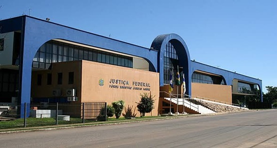 Denúncias de lesões levam Justiça a barrar atuação estética de dentista