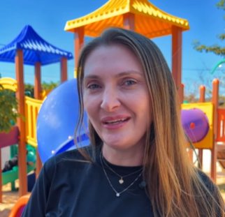  Gislaine Lebrinha entrega segundo playground e amplia investimentos na educação em Rolim de Moura