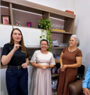 Deputada Gislaine Lebrinha fortalece trabalho social com investimento na Associação Mulheres de Lenço