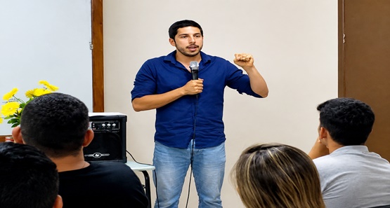 Pedro Abib exibe preparo e conteúdo, mas segue sem conseguir transformar currículo em musculatura eleitoral