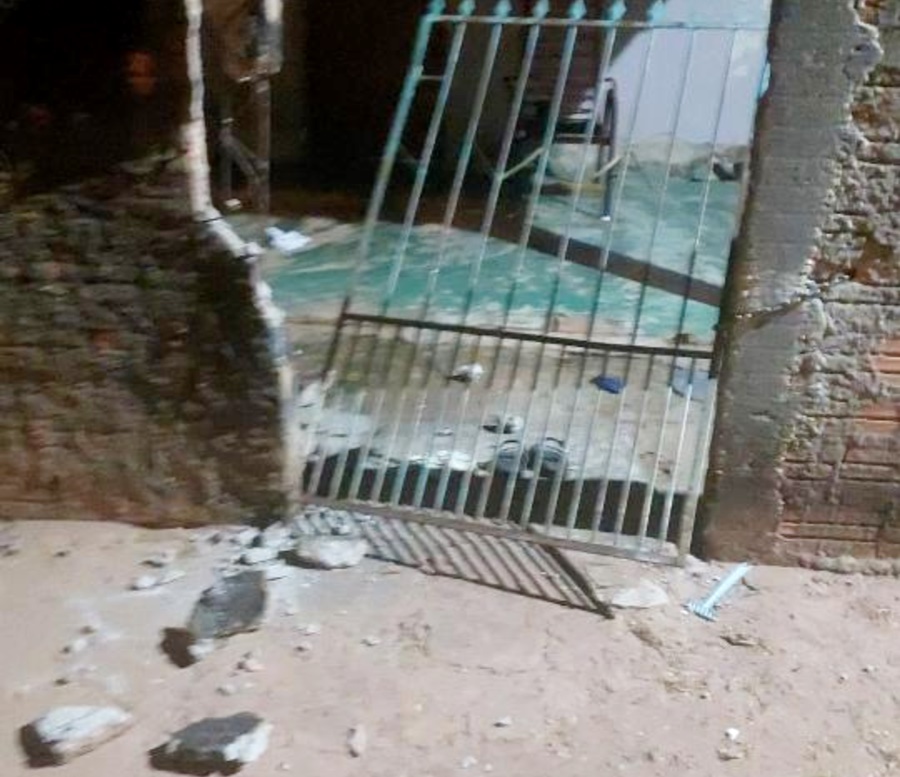 Homem é preso após ameaçar matar ex-companheira e destruir portões de residência