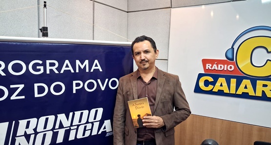 "Hoje quem educa é o algoritmo", afirma escritor ao criticar impacto da tecnologia nos jovens