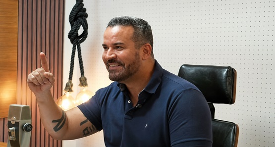 Gestão Sandro Rocha acelera modernização e leva emplacamento digital ao cidadão