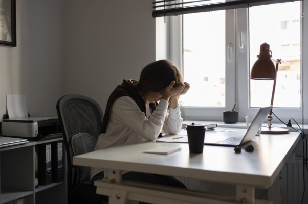 Empregada que testemunhou suicídio no local de trabalho será indenizada

