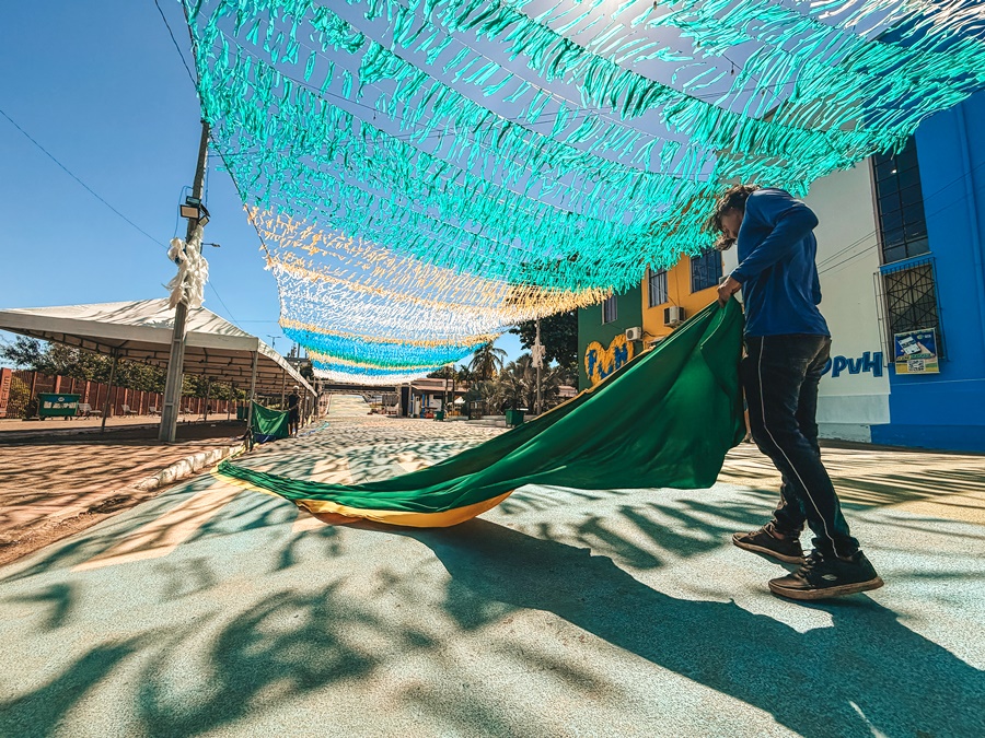 Cobertura é implantada na Rua do Hexa para amenizar o calor e receber torcedores
