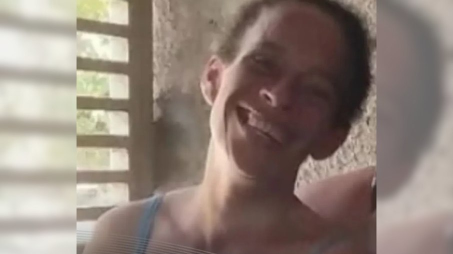 Menina de um ano é achada mamando após mãe ser morta pelo companheiro em MG
