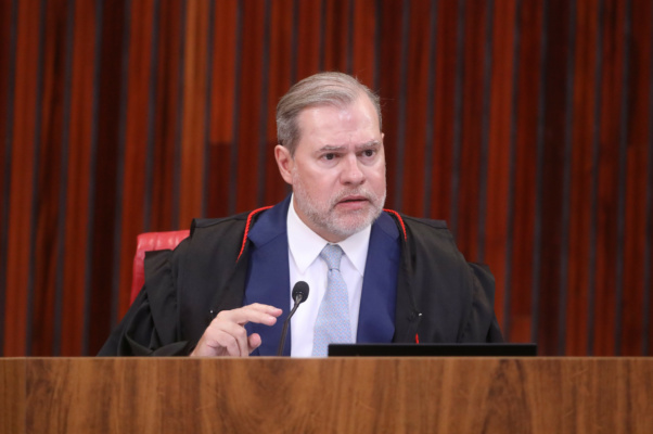 TSE decidirá se risco de perder mandato autoriza recurso autônomo de assistente simples
