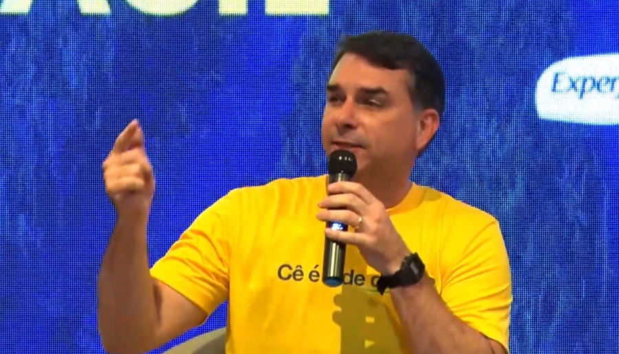 Campanha de Flávio vê interferência do STF na eleição presidencial após decisão de Moraes