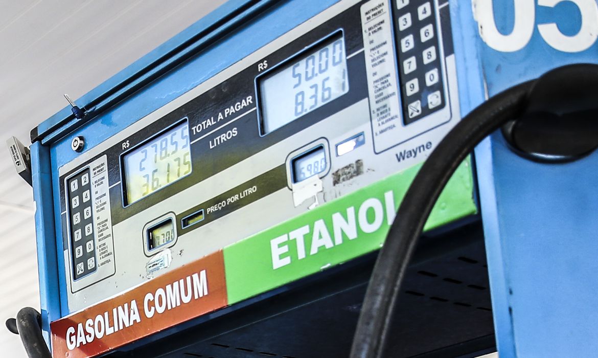 Conselho eleva de 30% para 32% teor de etanol na gasolina por 180 dias
