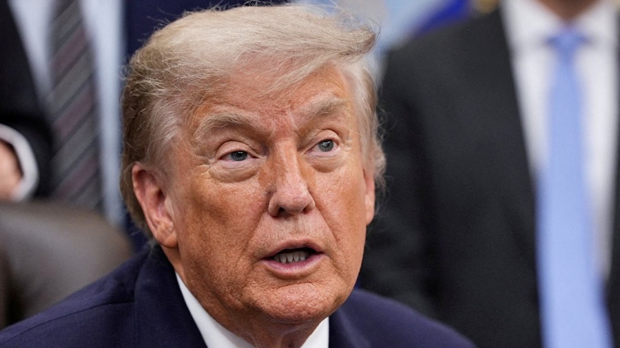 Presidente Donald Trump culpa Canadá por fumaça e ameaça mais tarifas