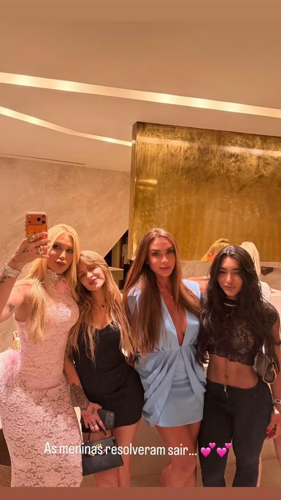 Virginia, Luísa Sonza e Nicole Bahls curtem noitada na Itália: 'As meninas resolveram sair'

