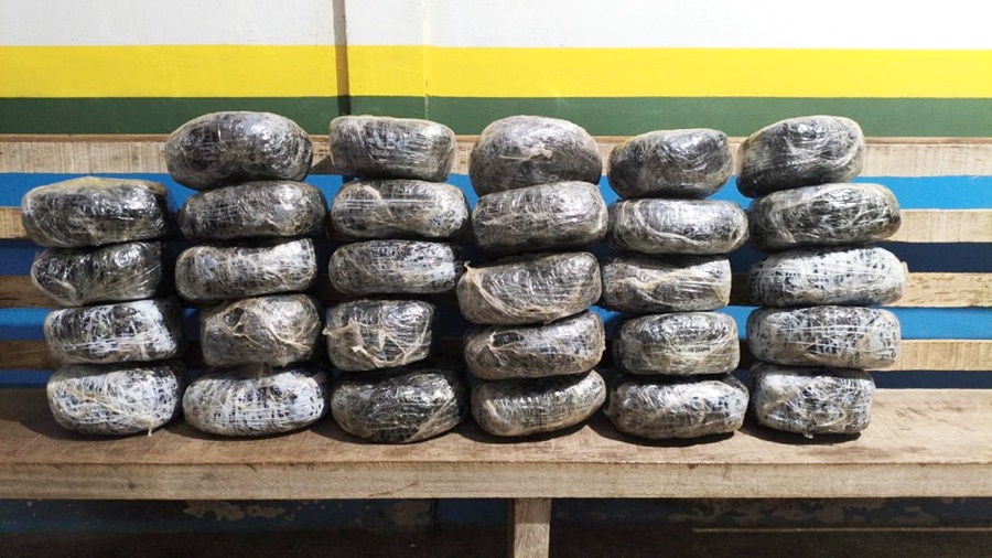 Viagem do tráfico termina em prisão após carro quebrar com 30 kg de maconha em RO