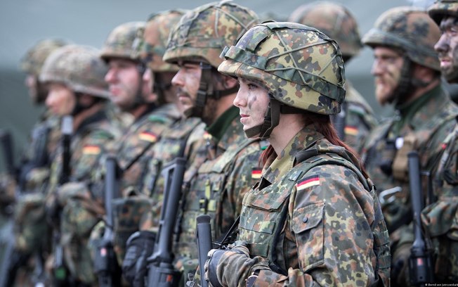 Assédio e sexismo afastam mulheres do Exército alemão: "13,7% do contingente atual"
