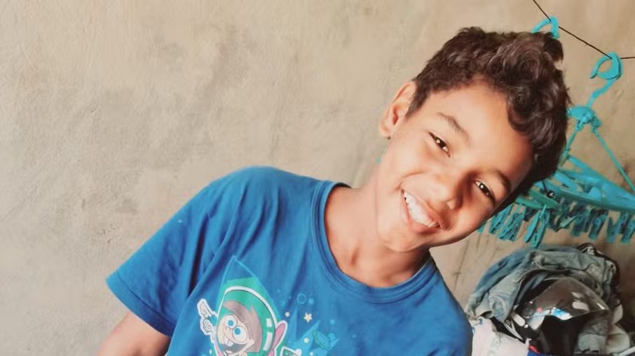 Adolescente de 13 anos morre após briga em jogo de futebol: "Após levar um soco"
