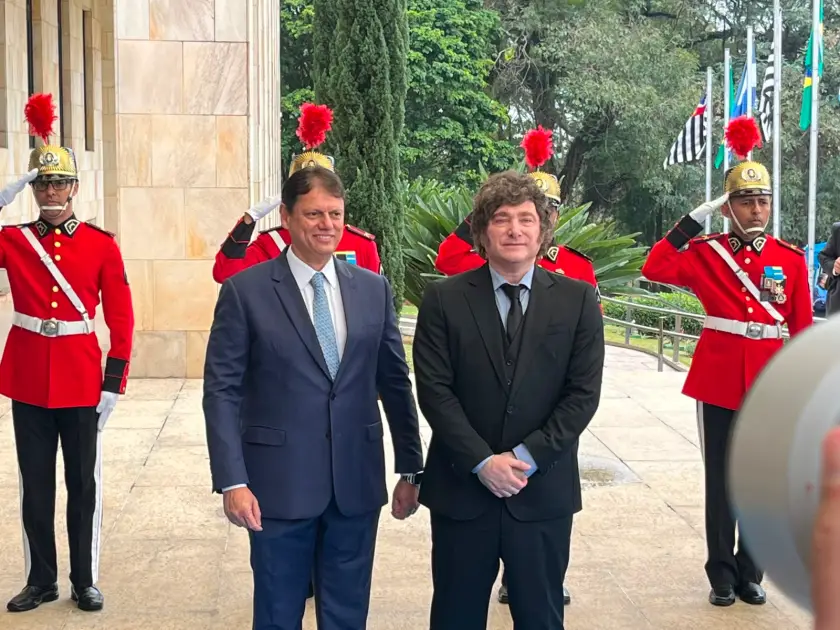 Milei visita o Palácio dos Bandeirantes, recebe honraria de Tarcísio e fecha acordos por SP