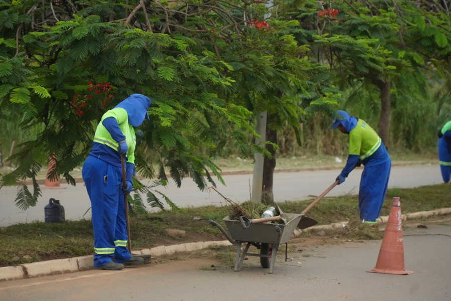 Prefeitura de Porto Velho intensifica limpeza em espaços públicos na capital