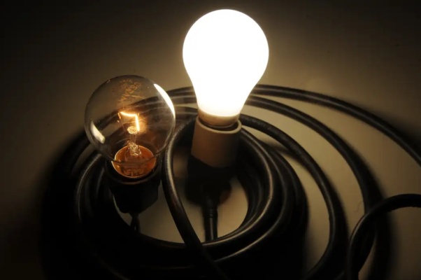 Idoso será indenizado por cobrança de R$ 37 mil na conta de luz
