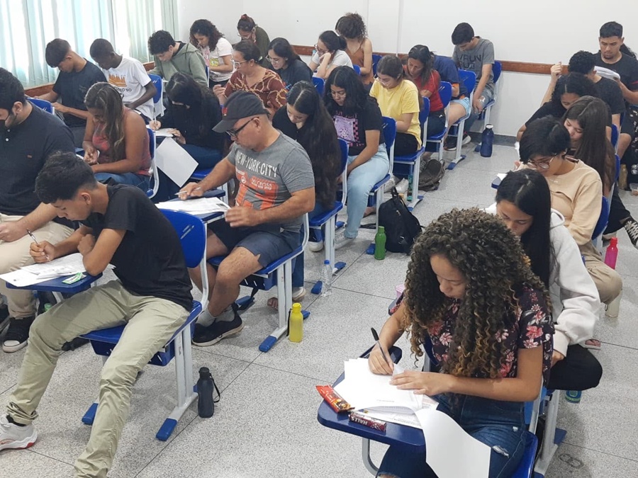 Pré-Enem Municipal inicia aulas e amplia oportunidades de acesso ao ensino superior