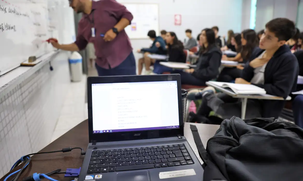 Pré-selecionados do FIES têm até terça-feira, 05, para complementar informações