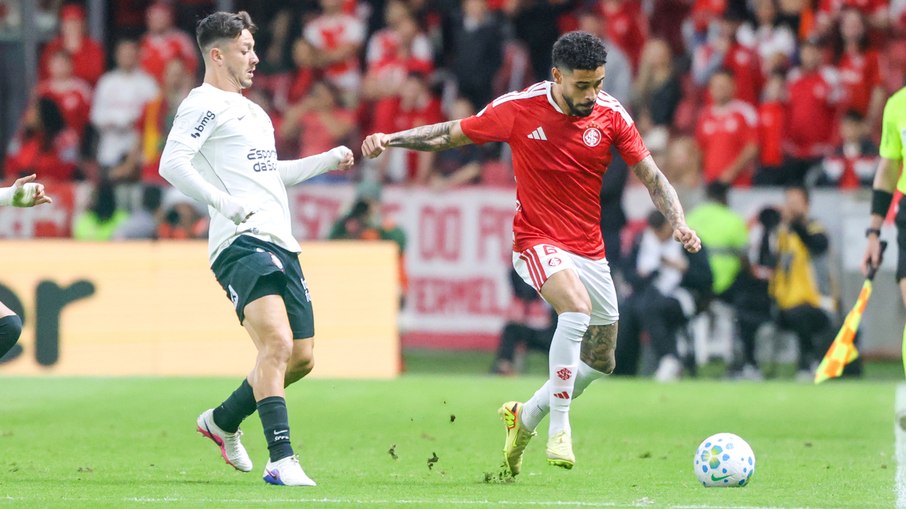 Corinthians planeja ação contra árbitro após revés para o Inter
