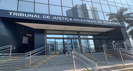 Justiça manda remover material de campanha deixado em Convenção