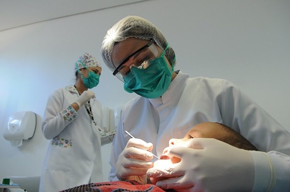 Comissão do Senado aprova novo piso para médicos e dentistas