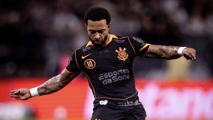Saída de Memphis no Corinthians repercute no exterior: "Vexame"